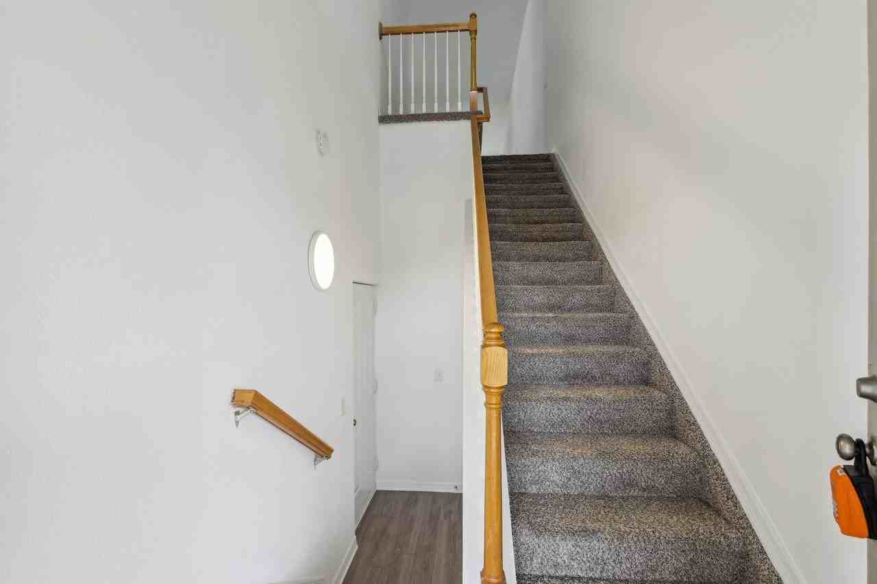 142 Devon Cir - Photo 6 of 29