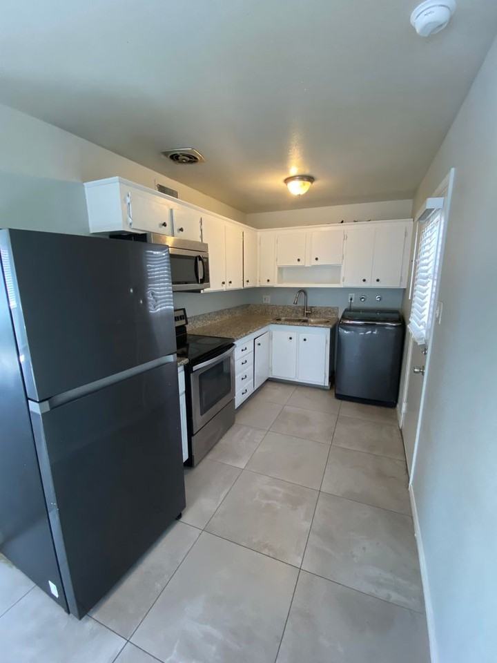 1417 Chestnut St - Photo 5 of 14