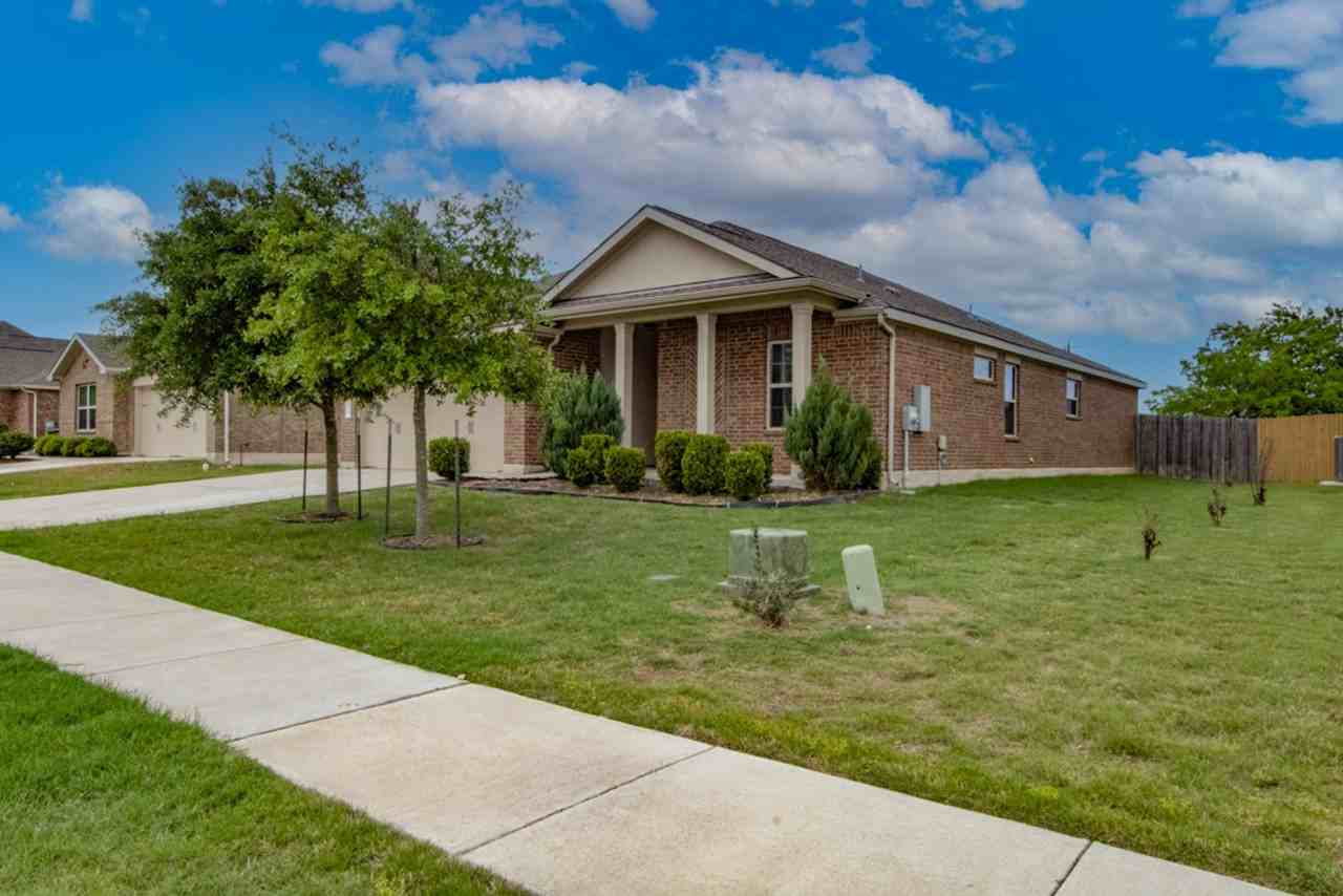 809 Tabernash Dr - Photo 3 of 36