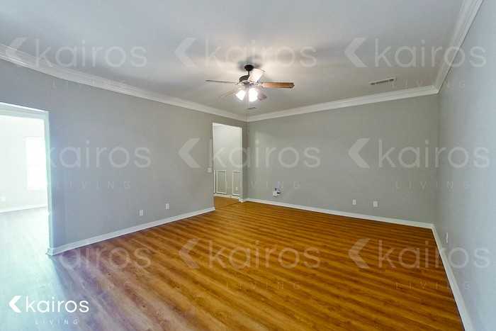 7104 Mosley St - Photo 2 of 21