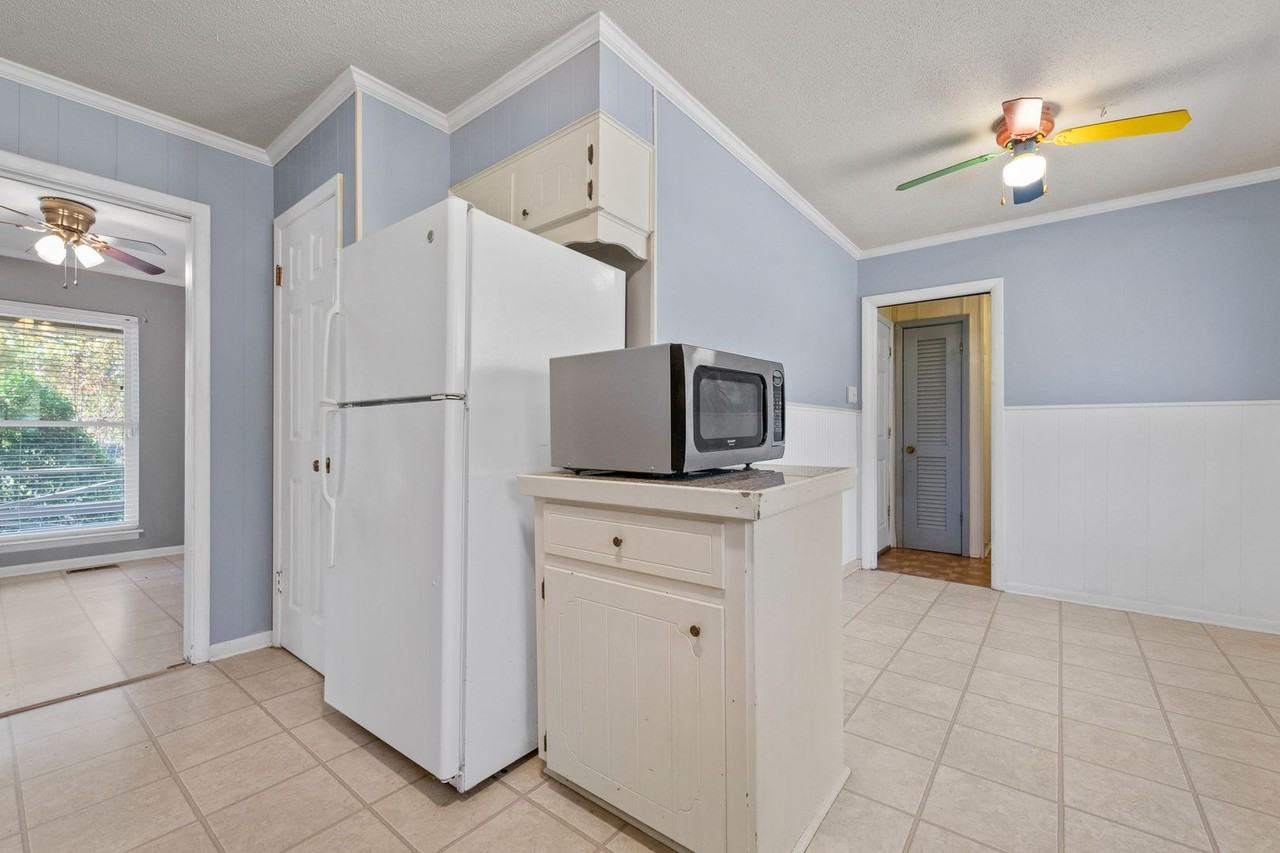 79 Shoshoni Dr - Photo 7 of 28