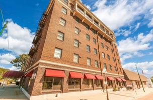 featured image of 208 E 5th St