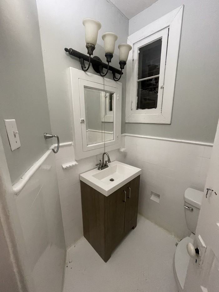 910 Washington Ave #1 - Photo 5 of 9