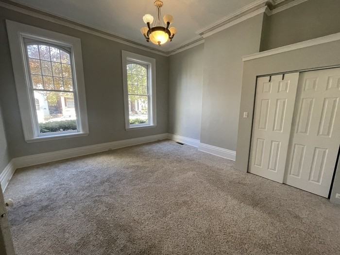 910 Washington Ave #1 - Photo 7 of 9