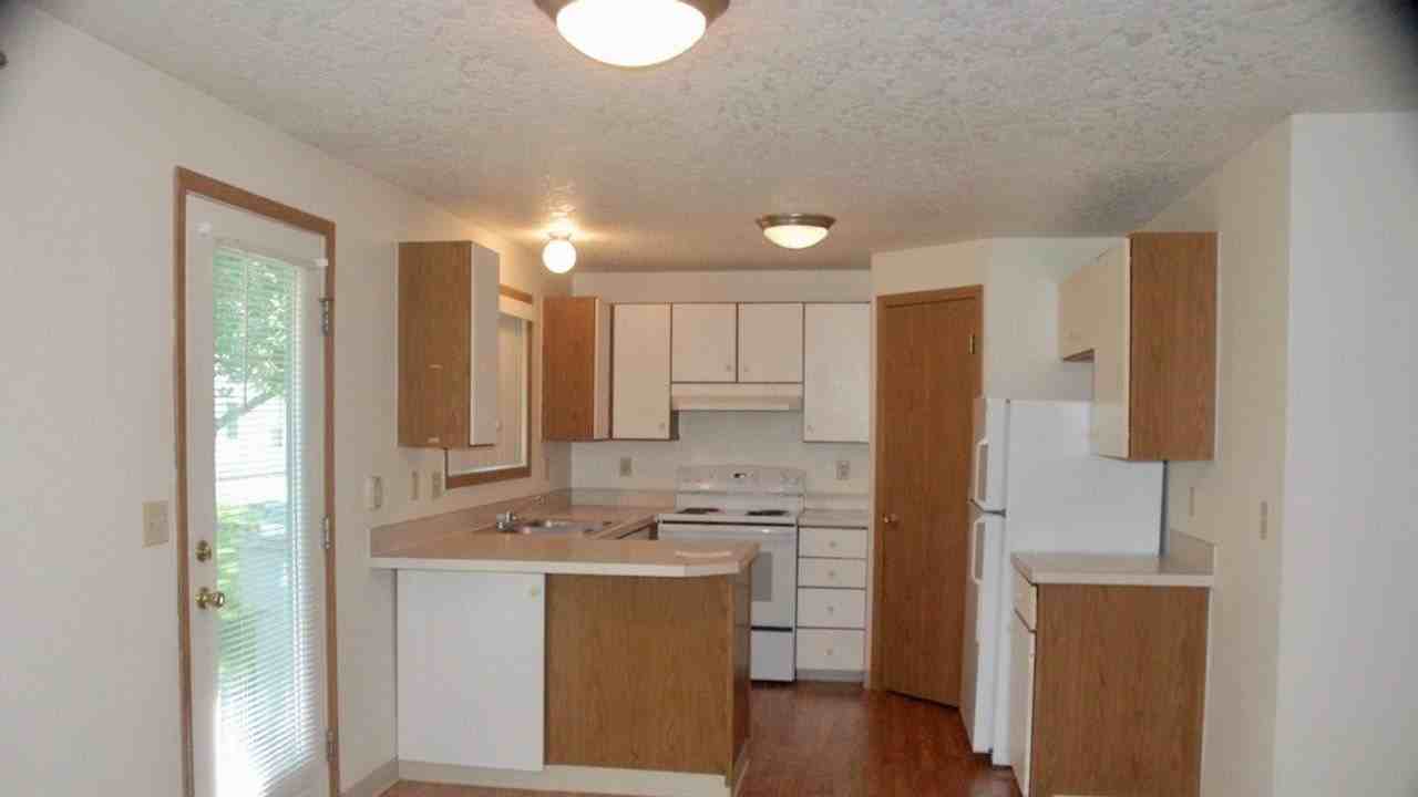 403 - Comstock - Photo 3 of 12