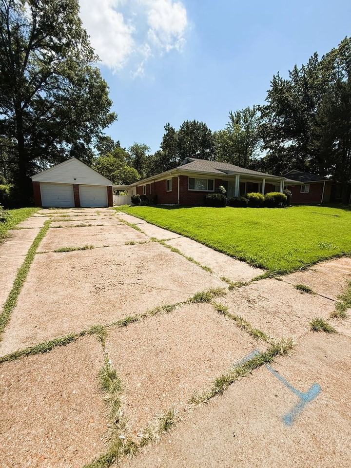 1534 Rabe Dr - Photo 2 of 32