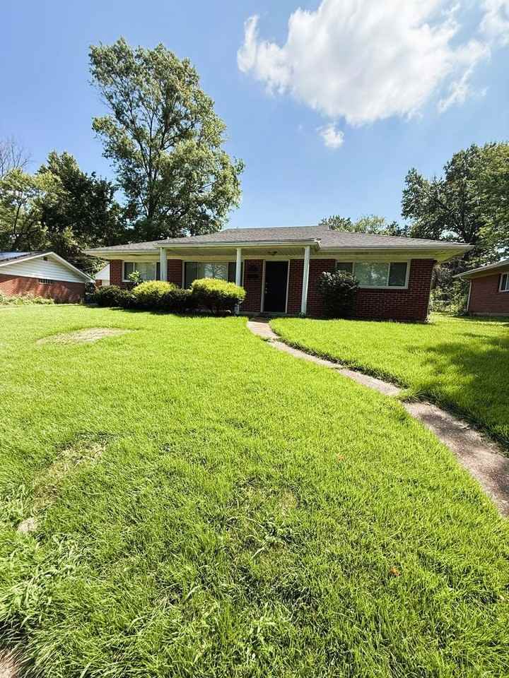 1534 Rabe Dr - Photo 3 of 32
