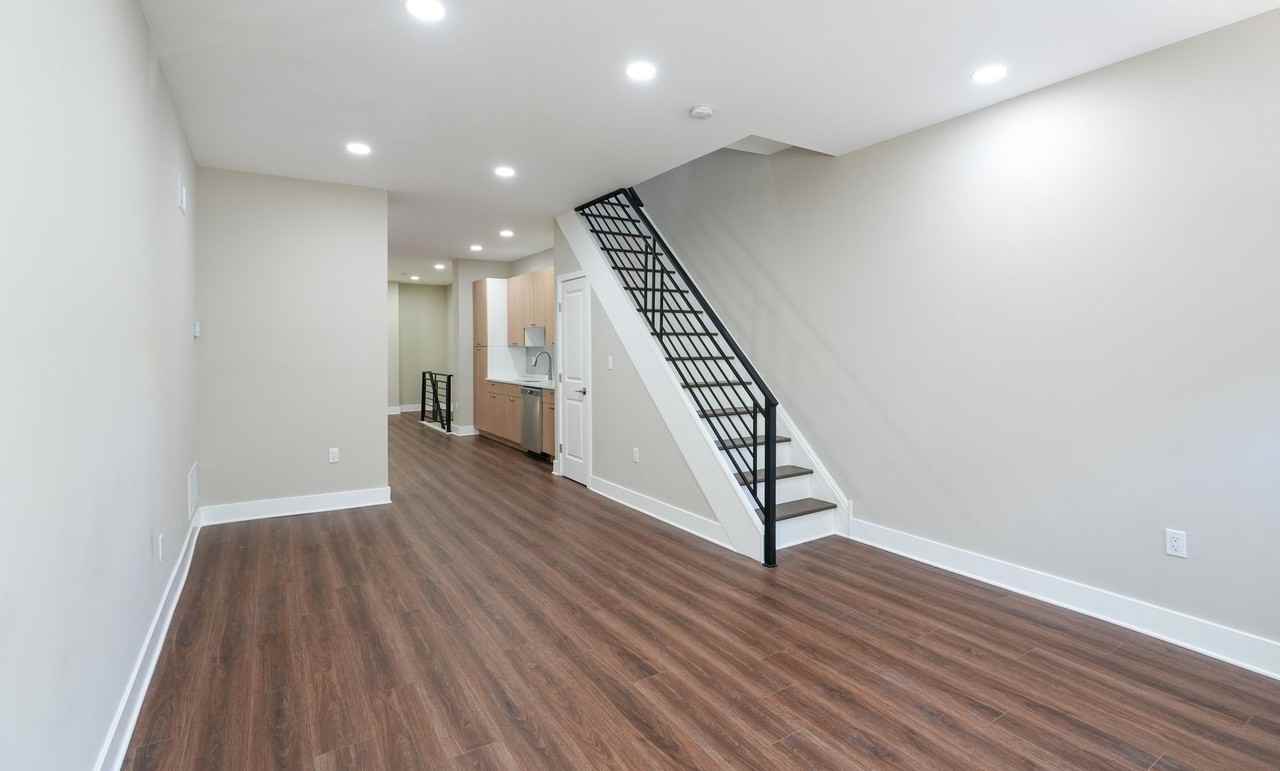 1709 Moore St - Photo 2 of 27