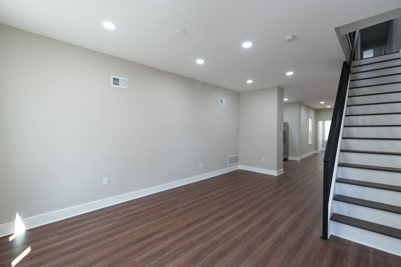 1709 Moore St - Photo 3 of 27