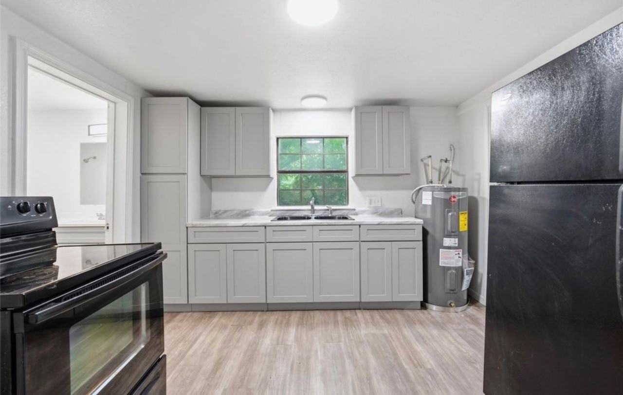 1827 Wood Ave - Photo 5 of 12