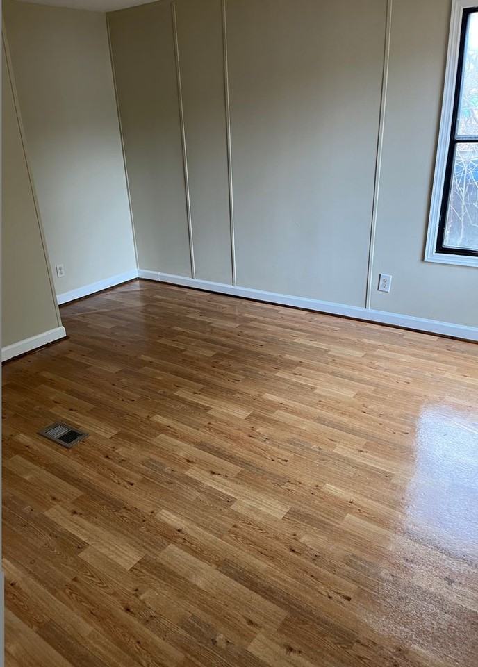 549 13th St - Photo 4 of 6