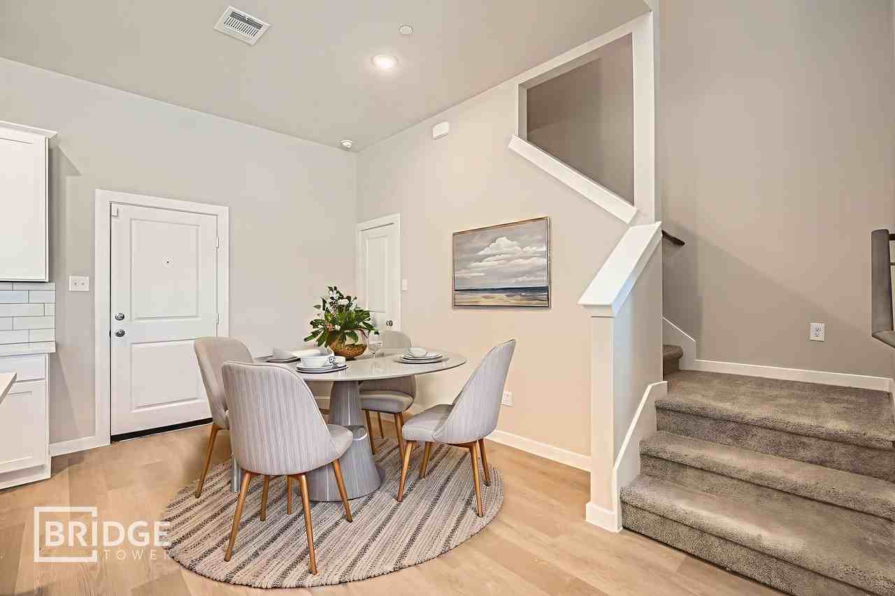 1012 Oliver Dr - Photo 4 of 17