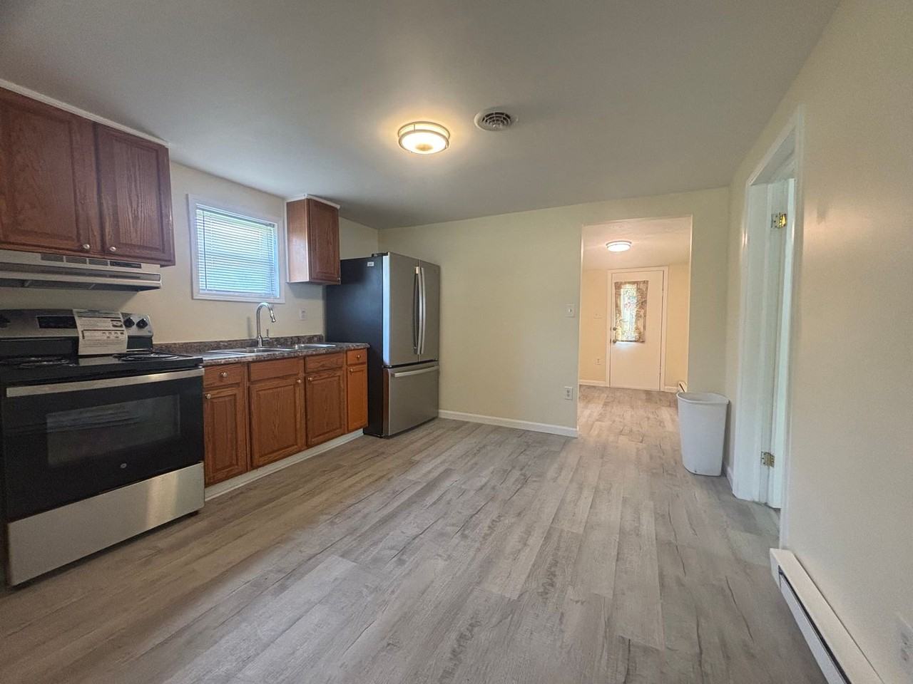 1105 Commerce St - Photo 3 of 9