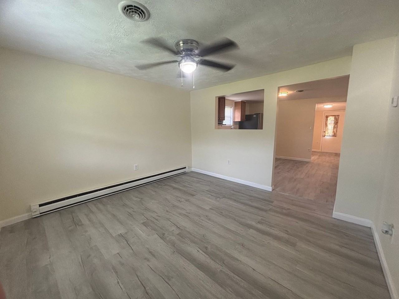 1105 Commerce St - Photo 4 of 9