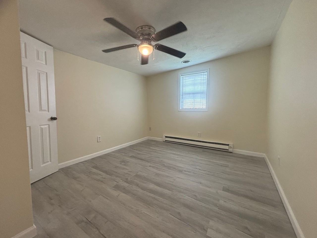 1105 Commerce St - Photo 5 of 9