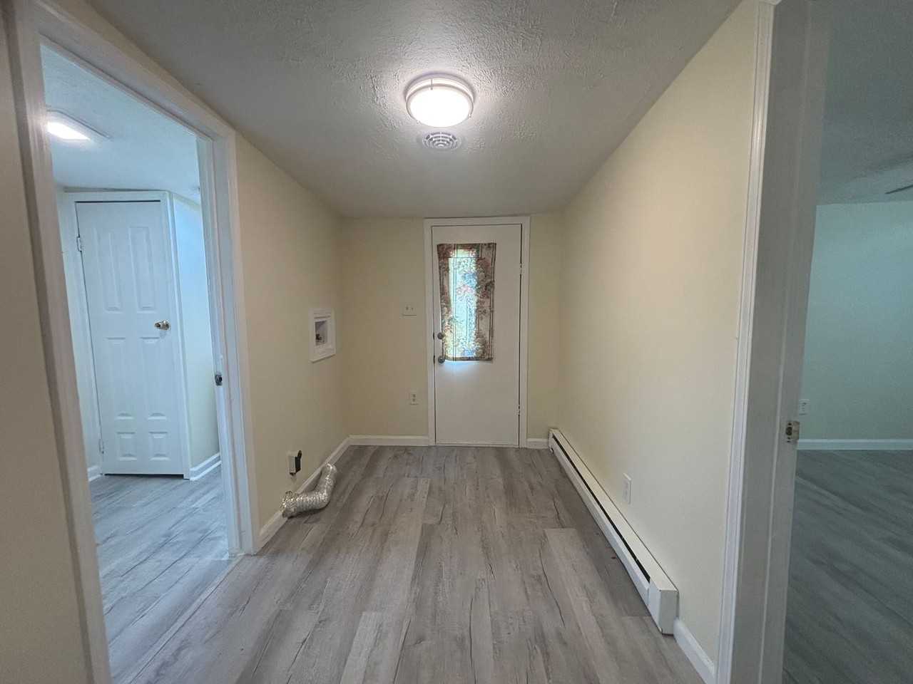 1105 Commerce St - Photo 6 of 9