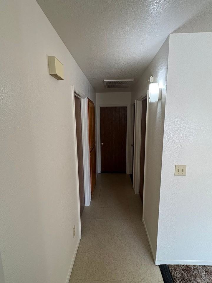 1543 N Willis St - Photo 3 of 29