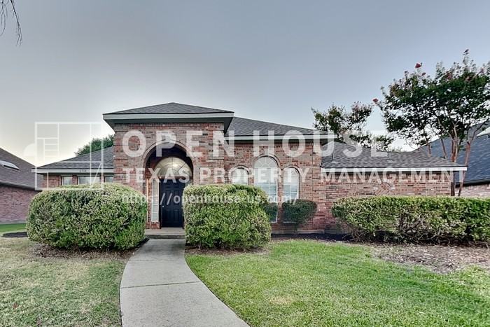 6704 Catalpa Trl