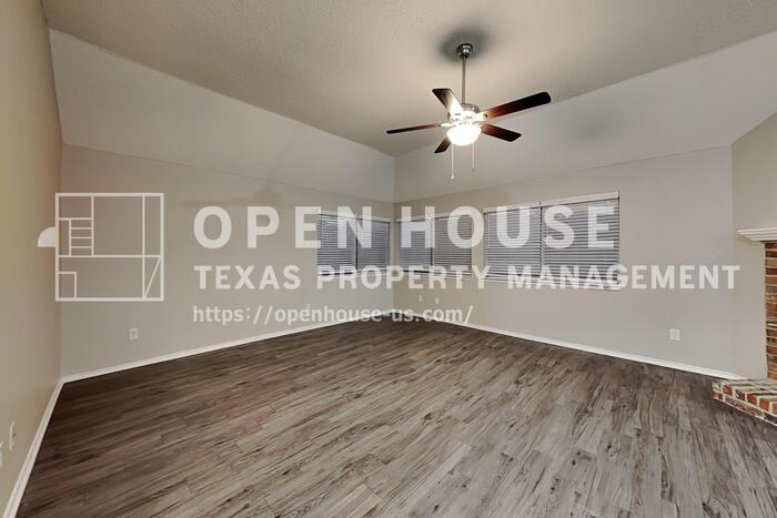 6704 Catalpa Trl - Photo 7 of 20
