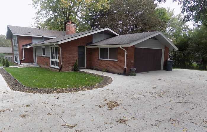 3350 Adams Rd - Photo 2 of 21