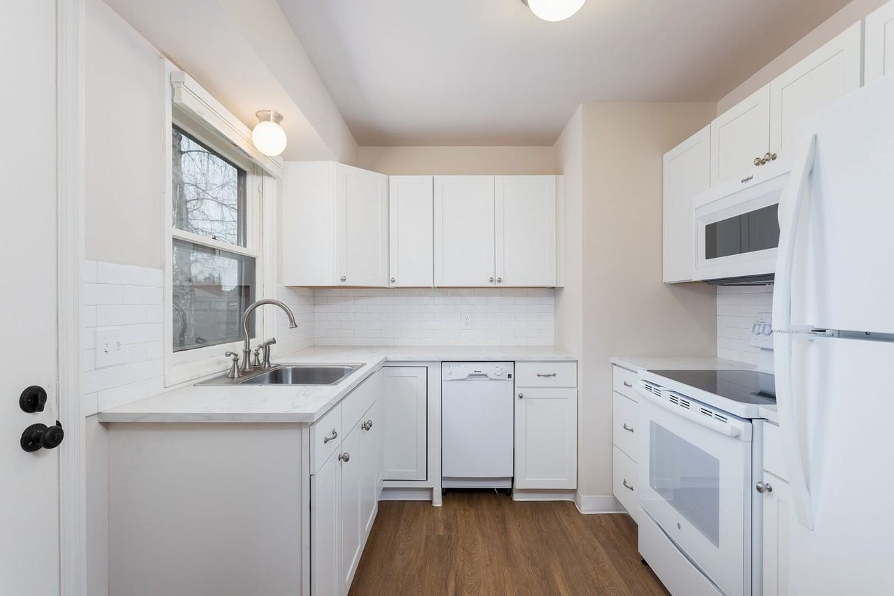 2535 Ne Prescott St - Photo 2 of 11