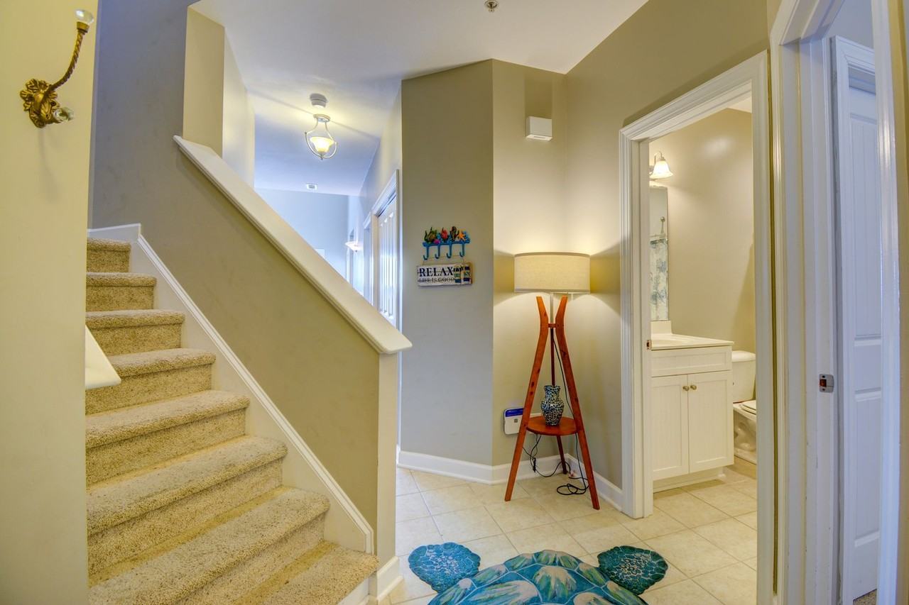 205 Summer Winds Pl - Photo 3 of 20