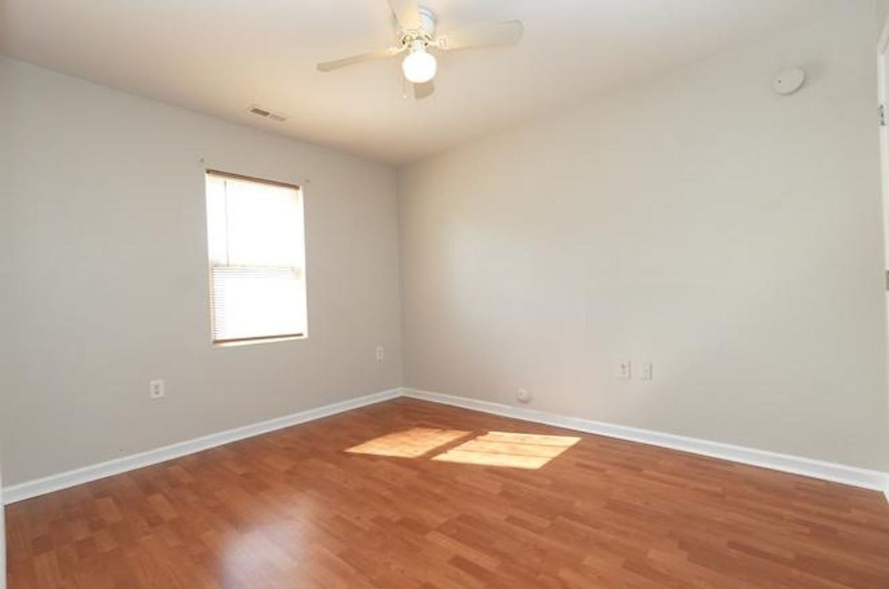 18007 Lynn Ln - Photo 3 of 9