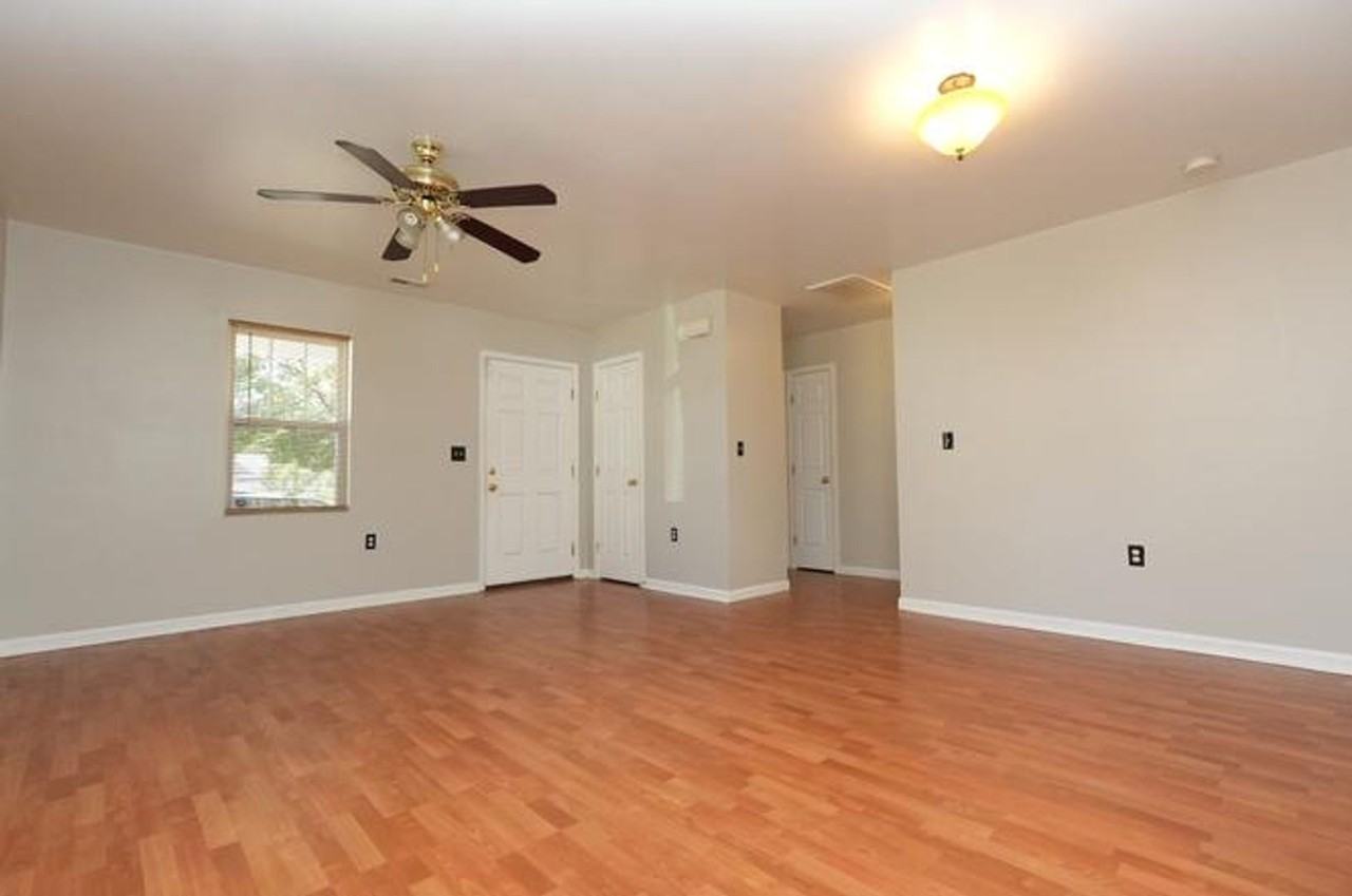 18007 Lynn Ln - Photo 7 of 9