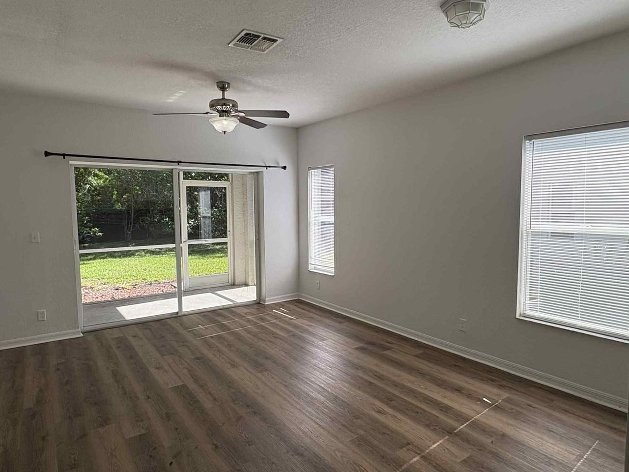 8079 Pacific Beach Dr - Photo 4 of 21