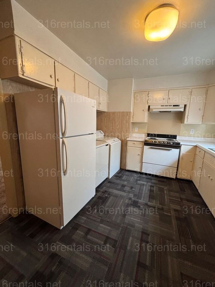 210 Ohio St - Photo 3 of 11
