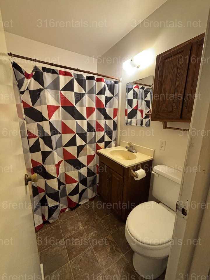 210 Ohio St - Photo 5 of 11