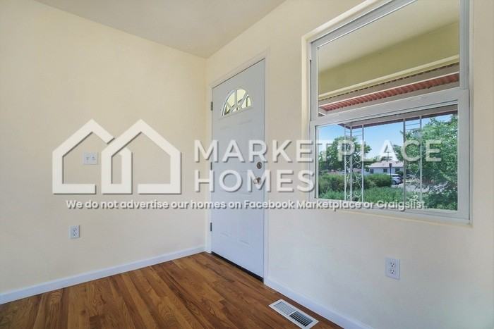 3610 Oneida St - Photo 4 of 23