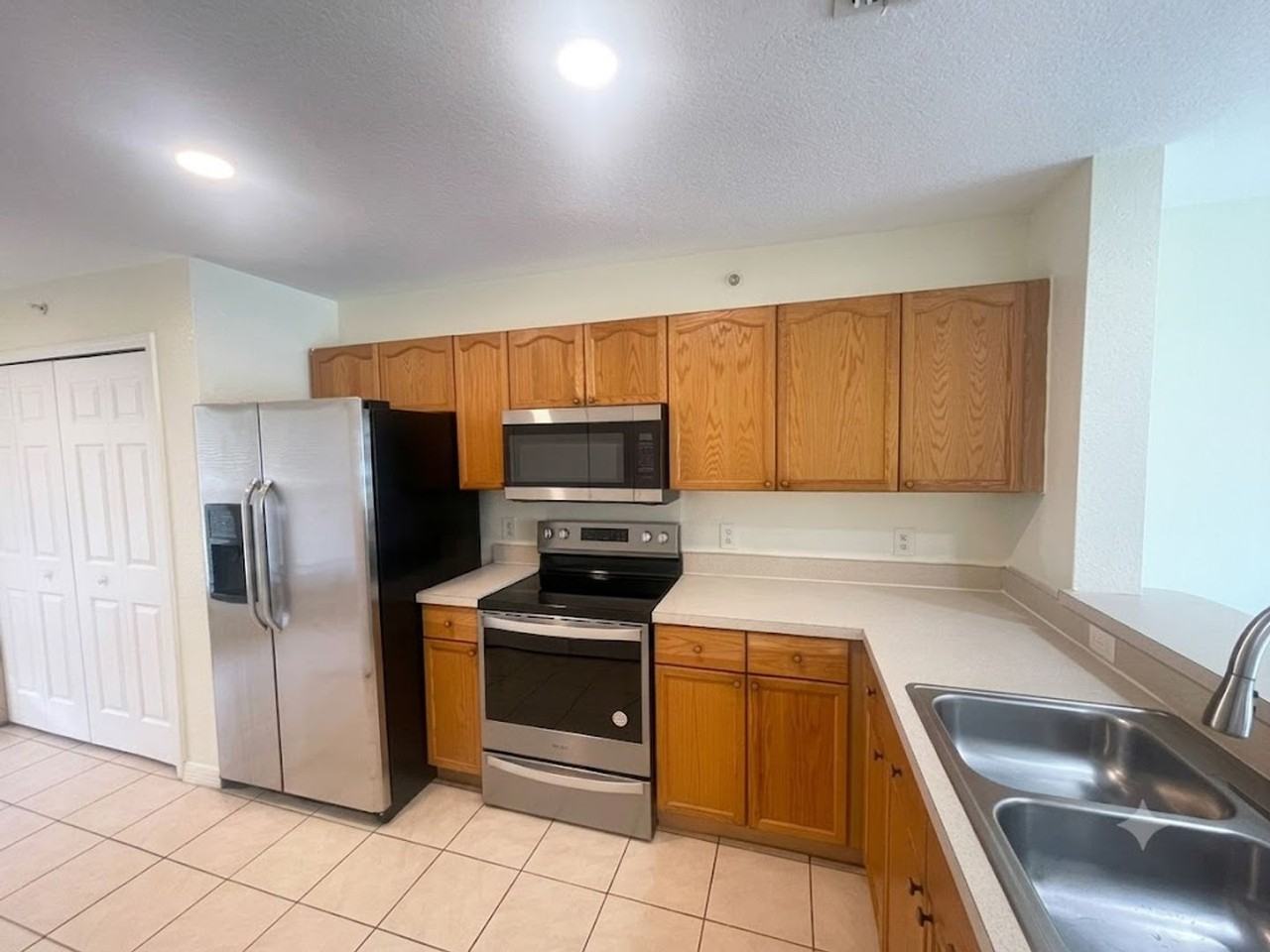 2607 Emerald Lake Ct - Photo 4 of 16