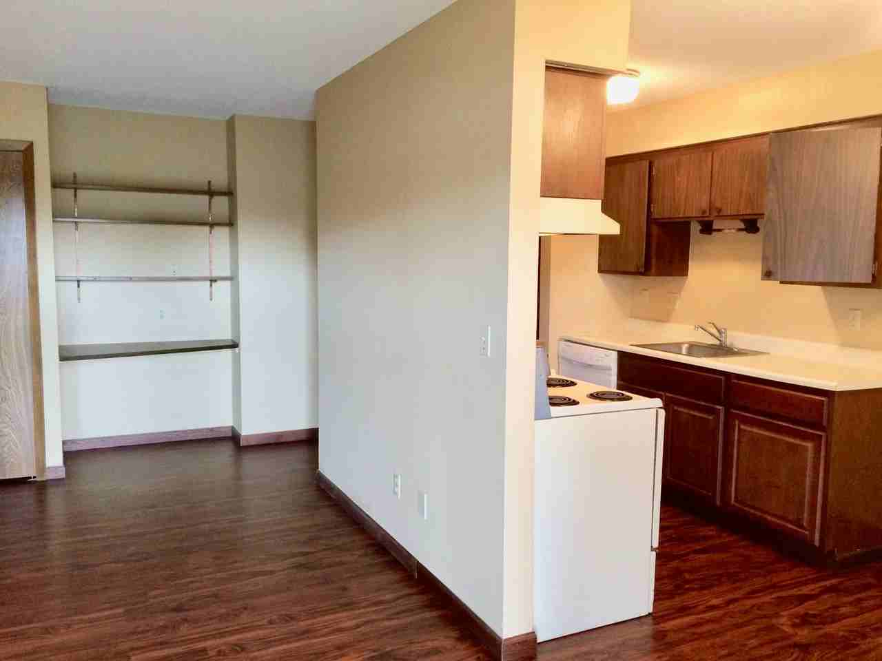 901 11th Ave S #4 - Photo 5 of 18