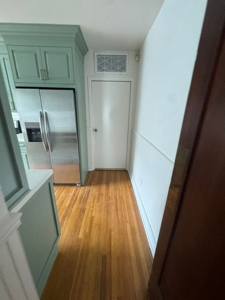1698 Myrtle Ave - Photo 3 of 35