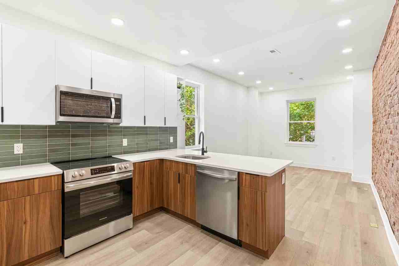 4503 N 19th St - Photo 3 of 12