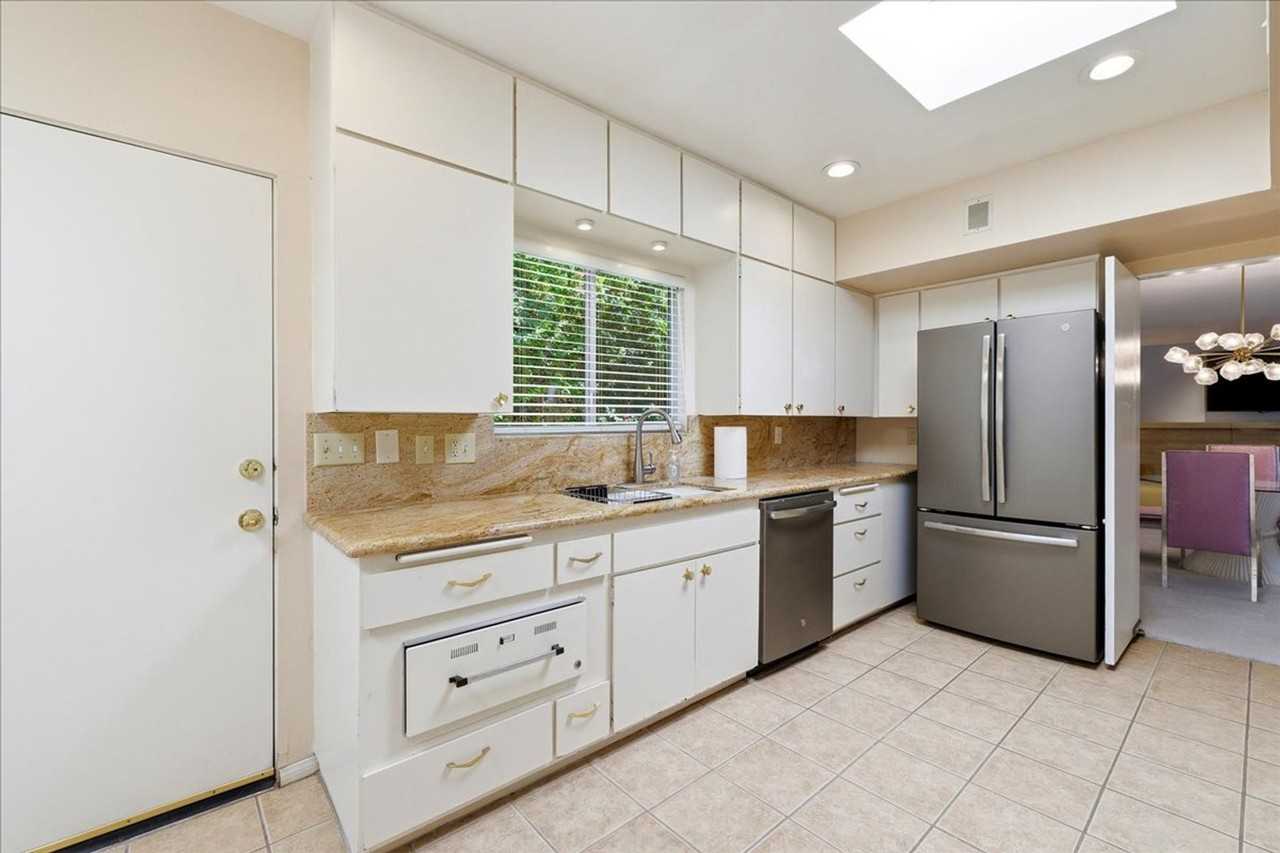 500 W Arenas Rd - Photo 3 of 41