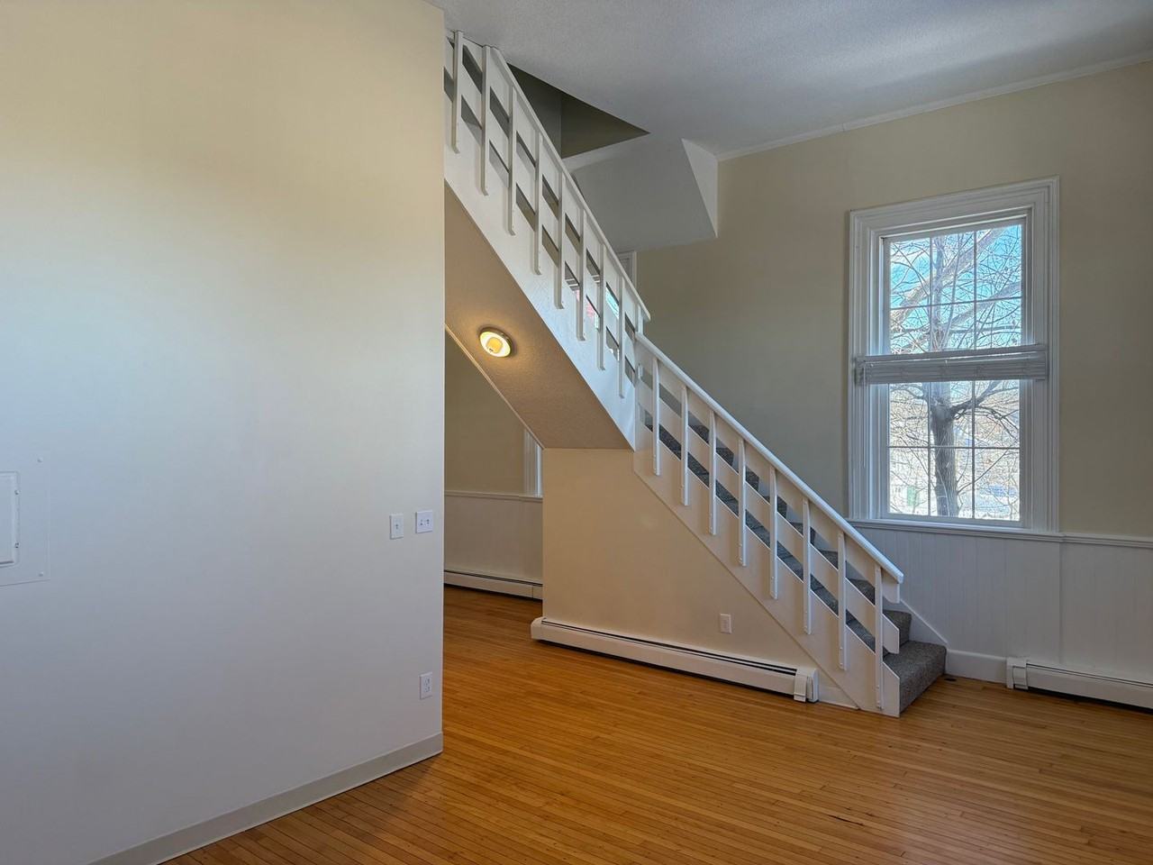 34 Spring St - Photo 6 of 15