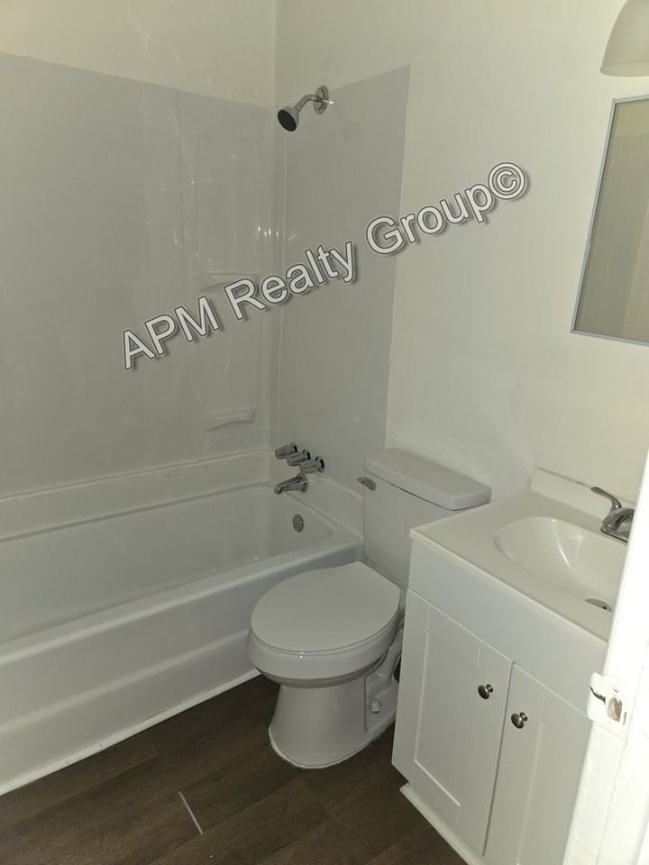27 Bethune Ct - Photo 2 of 15