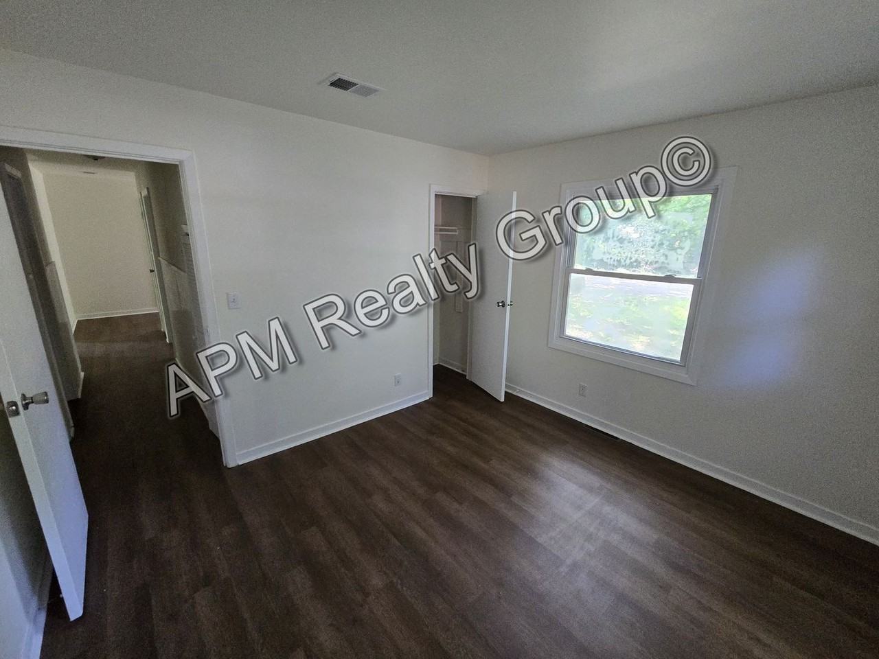 27 Bethune Ct - Photo 5 of 15