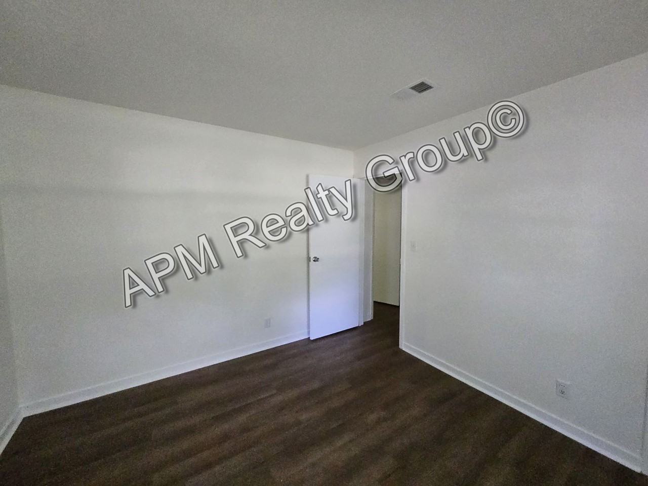27 Bethune Ct - Photo 7 of 15