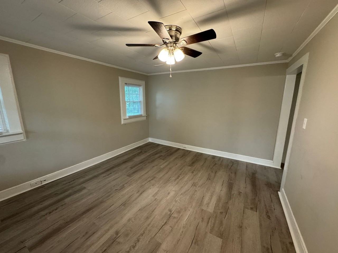 1514 W May Ave - Photo 2 of 14