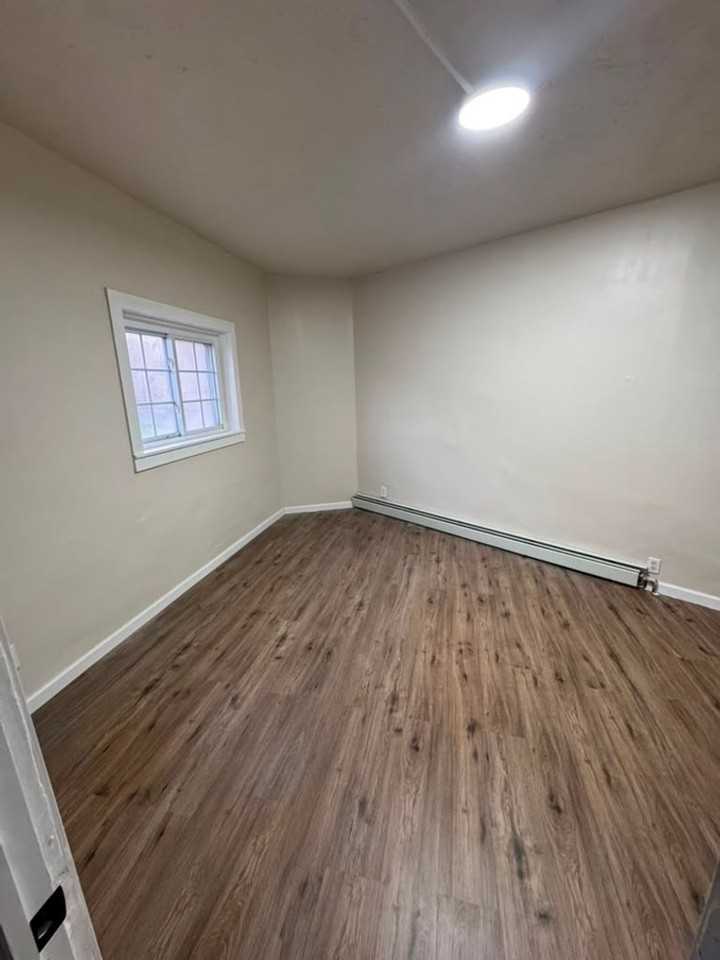 427 Oak Aly - Photo 2 of 11