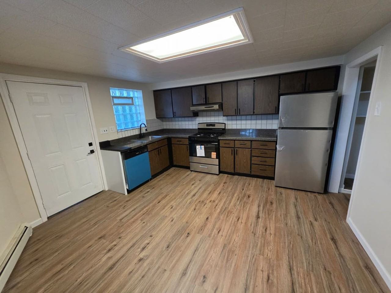 427 Oak Aly - Photo 3 of 11