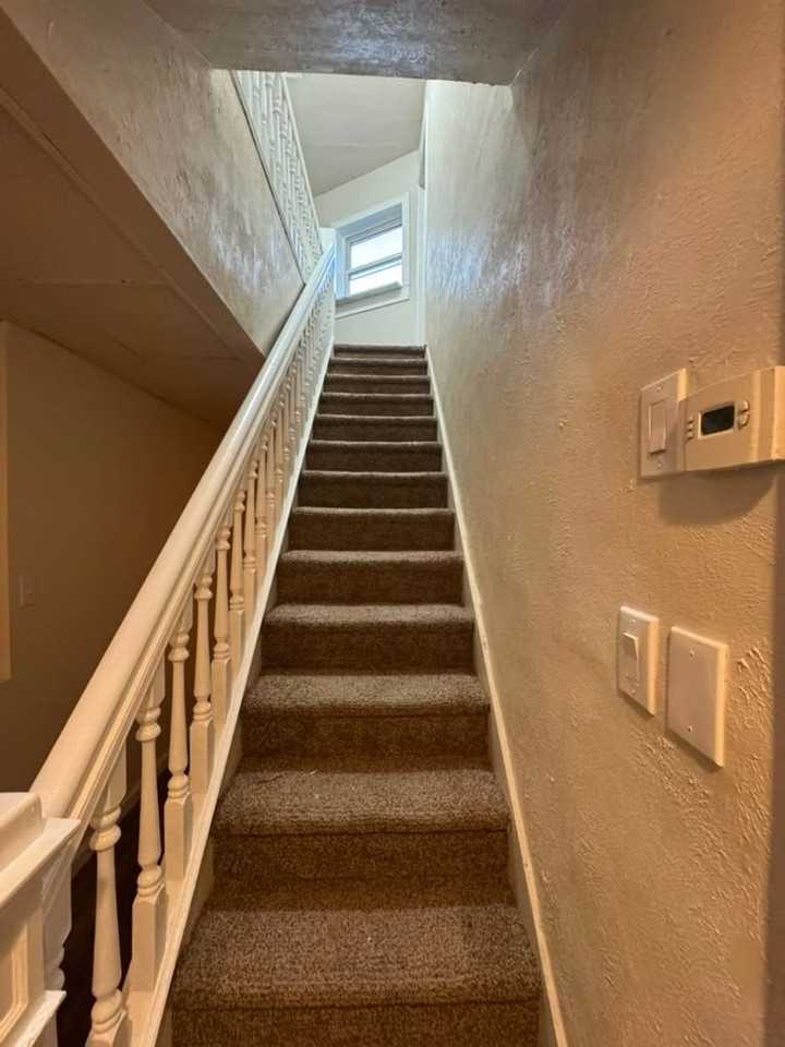 427 Oak Aly - Photo 4 of 11