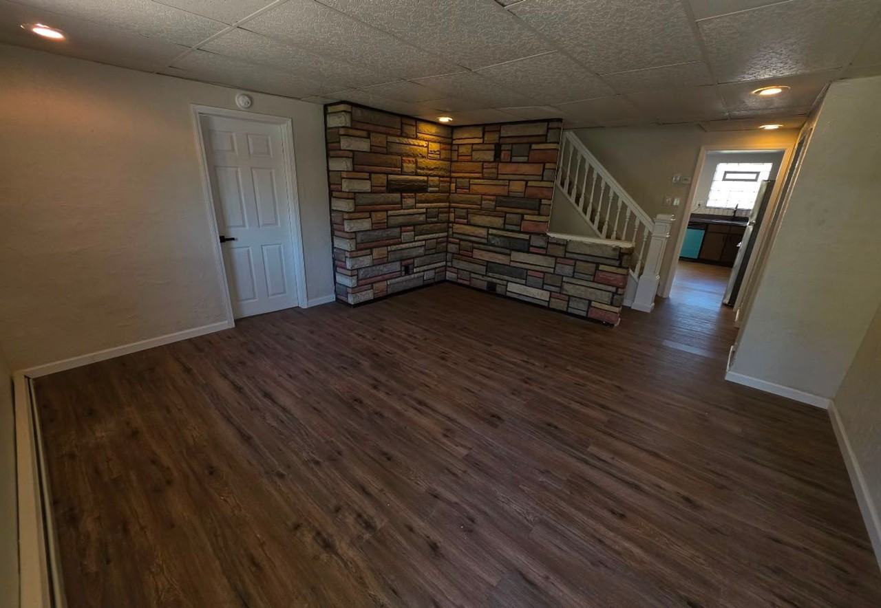 427 Oak Aly - Photo 6 of 11