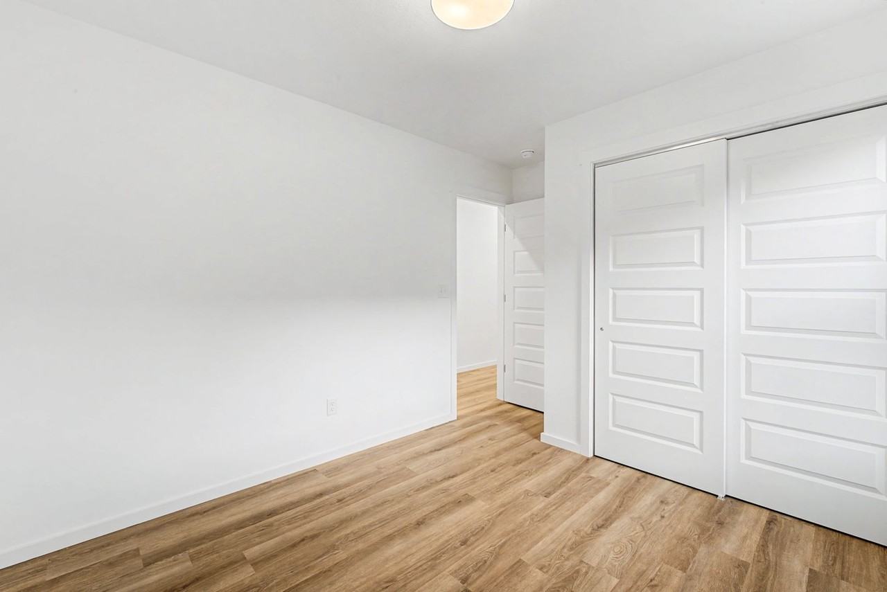 1534 E Clare Ct - Photo 7 of 23