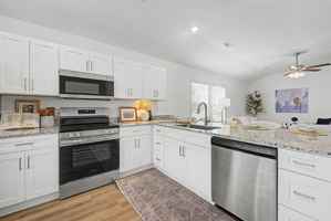 featured image of 802 802 W Meason Ave
