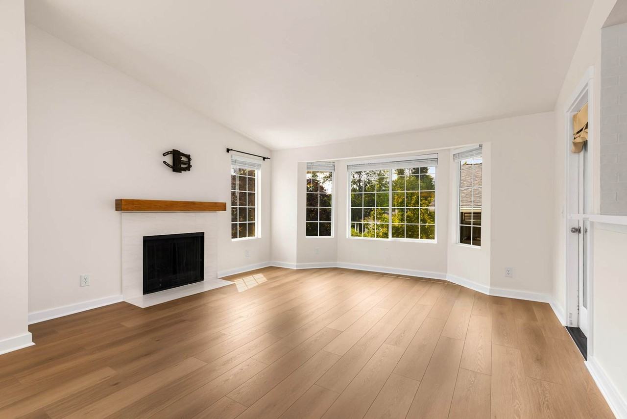 9834 Ne 122nd St - Photo 3 of 17