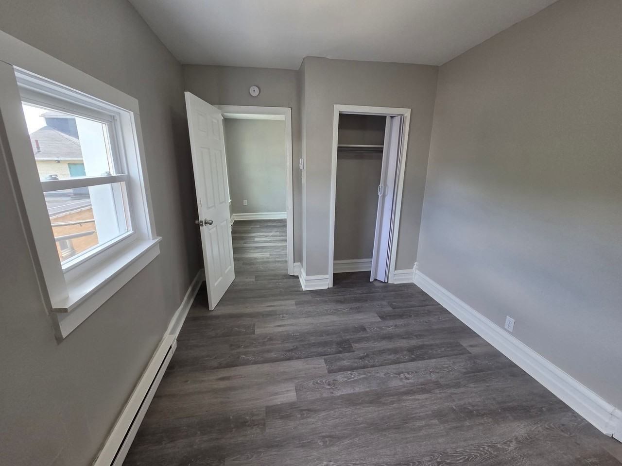 926-928 W. Walnut Street - Photo 3 of 14